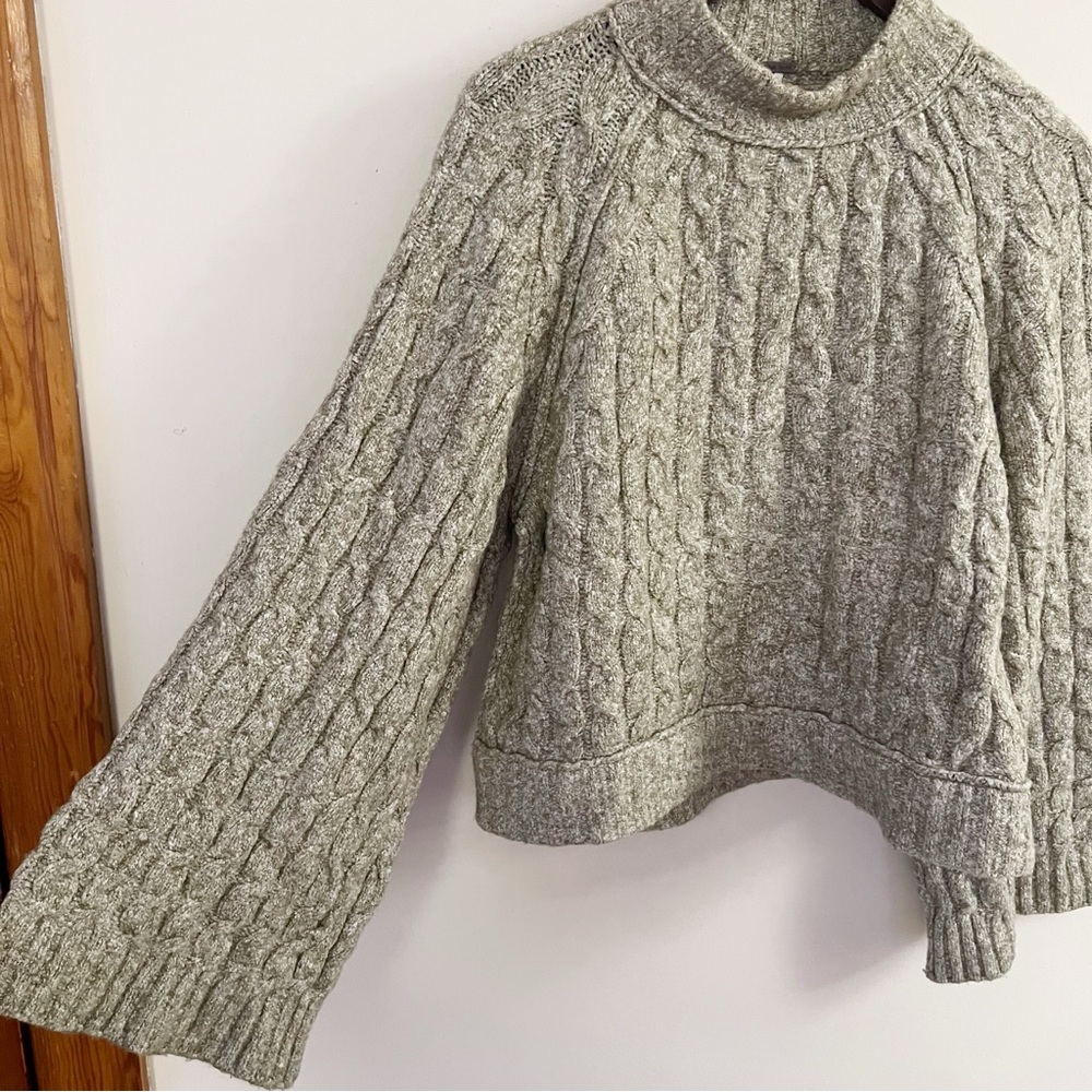 Free People Snow Bird Pullover Cable Knit Sweater Wide Sleeves Size Small - Picture 7 of 10